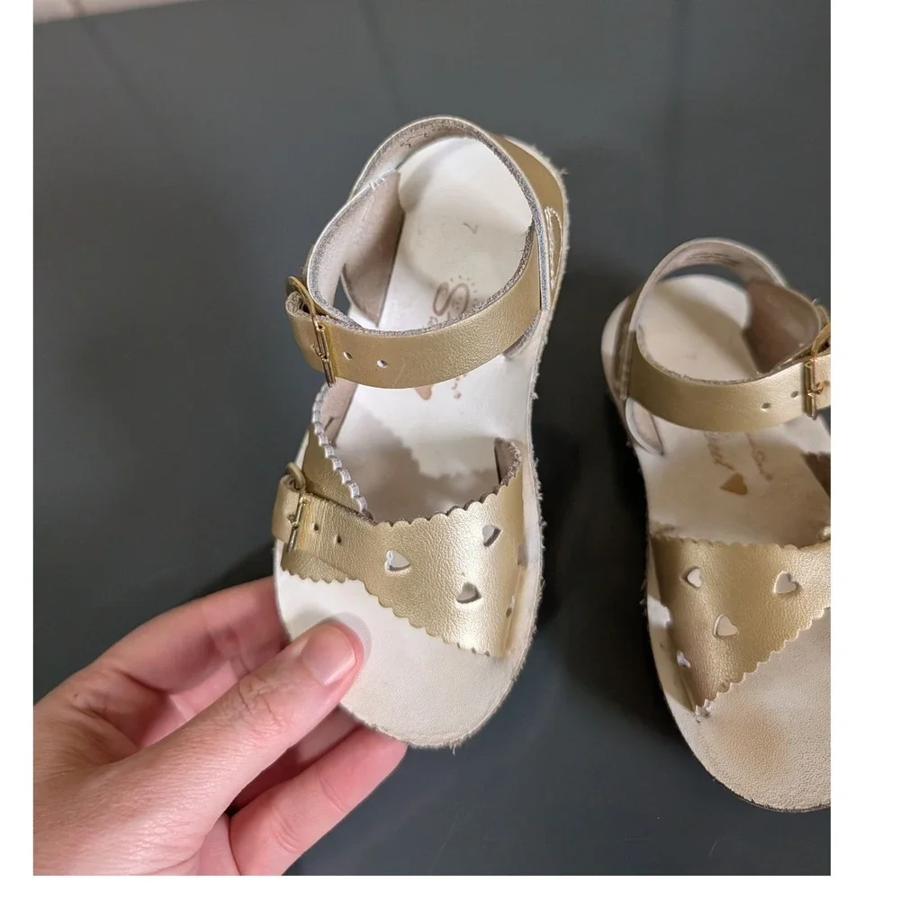 Salt Water Sandals Sun-San Sweetheart Gold Leather Heart Cutout Sandals Size 7